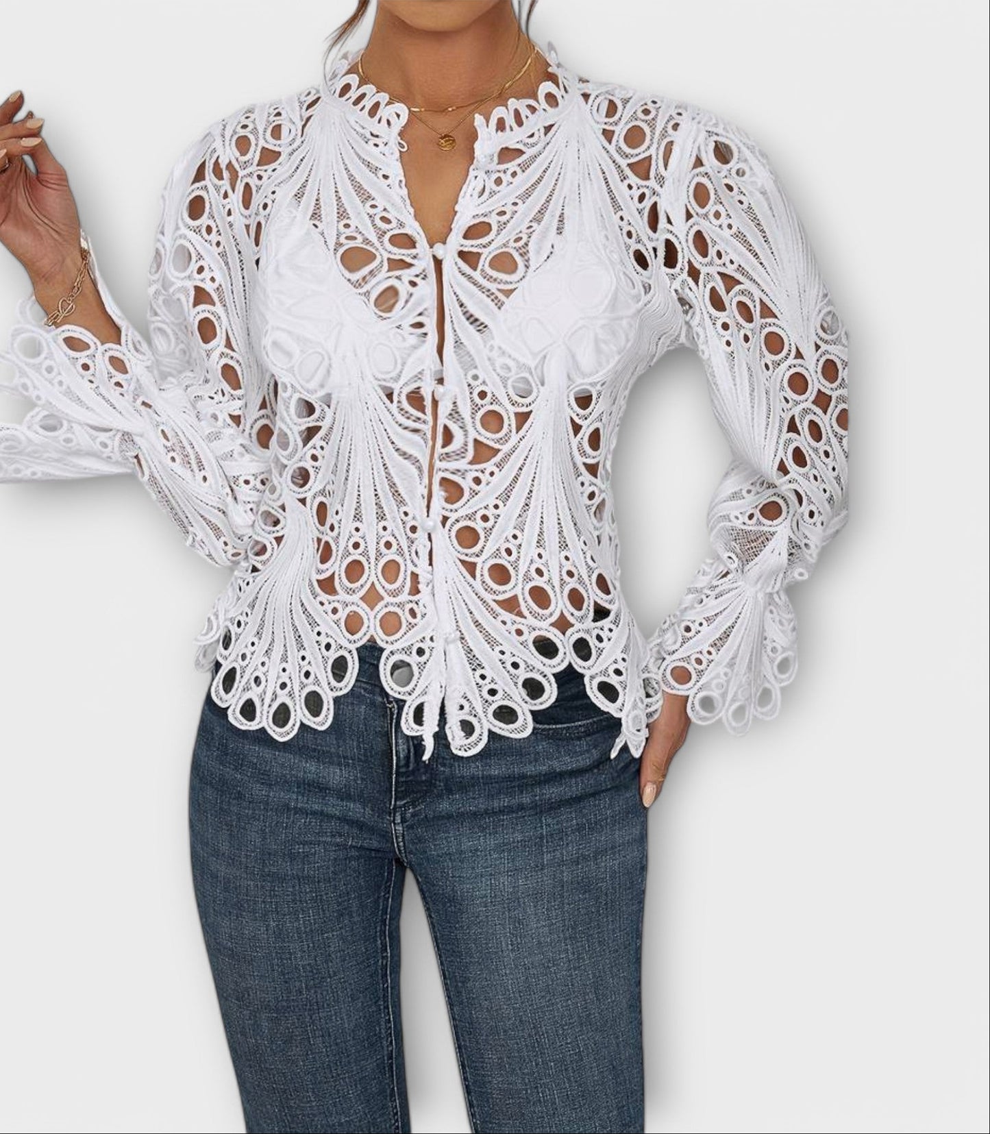 Branca | Blusa em Renda Delicada