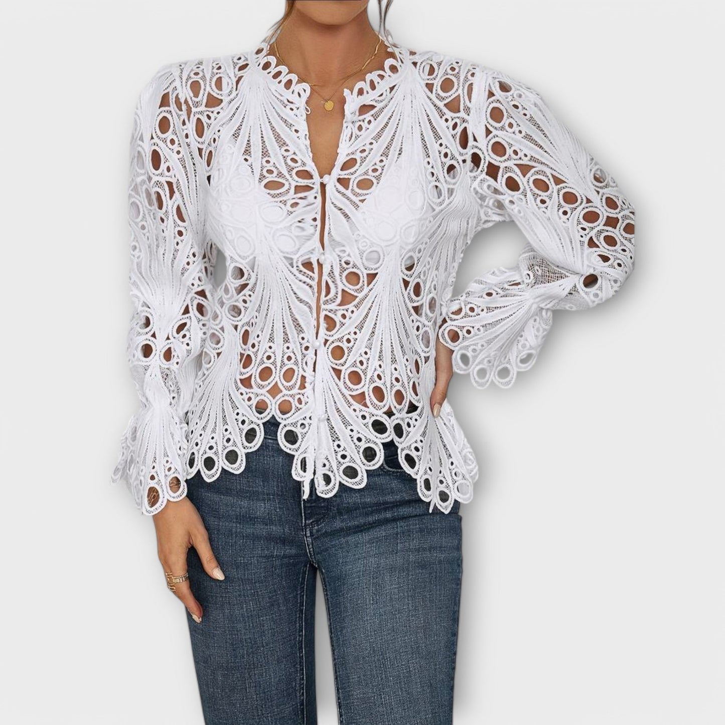 Branca | Blusa em Renda Delicada