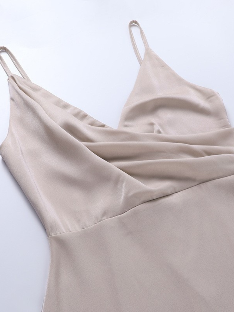 Mónica | Vestido Elegante com Decote em V